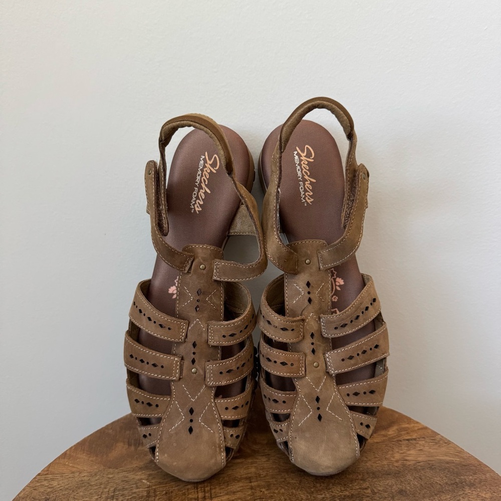 Skechers - Picture 5 of 8